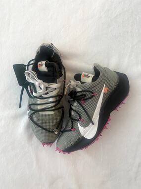 Off White x Nike Vapor Street “Laser Fuchsia” Wmn 6.5 Sneakers